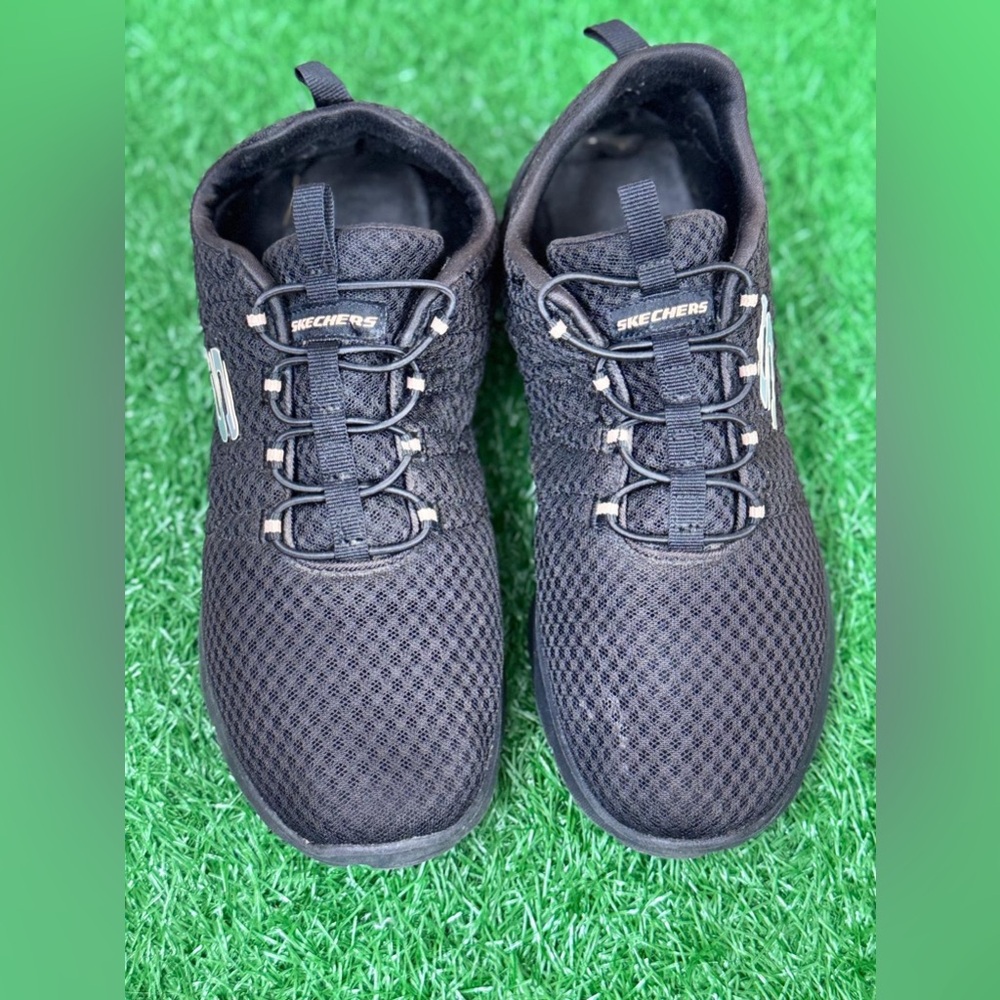 Skechers Women’s Black Sneakers with Textured Mesh Upper Size 8